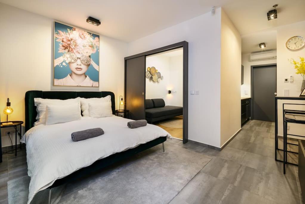2Budapest Eye-Freegym And Sauna Luxury Home Exterior photo